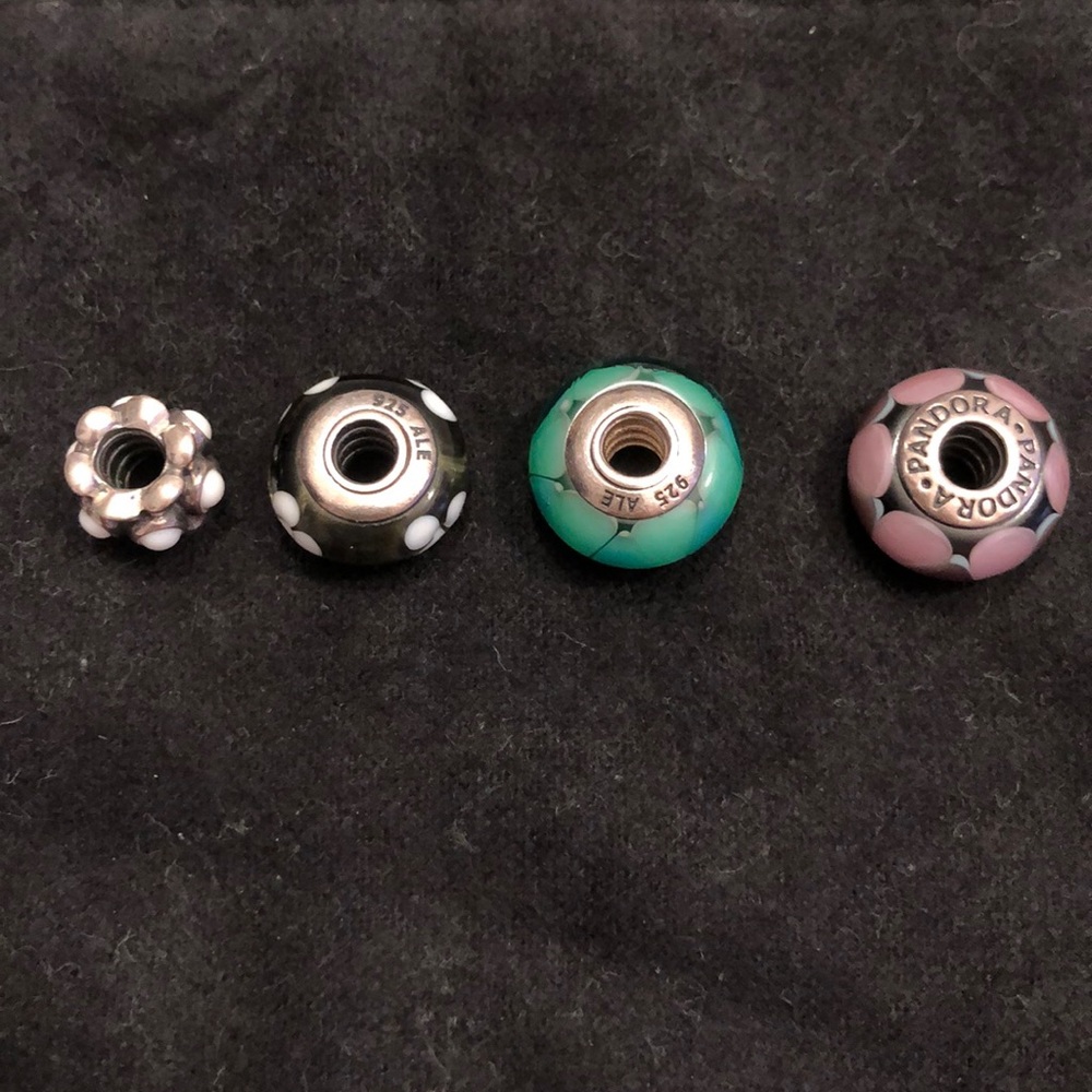 Bundle 4 original pandora charms